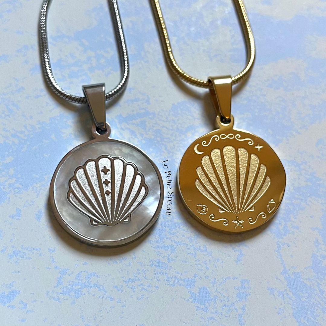 Beach Lover Forever Double-Sided Light Shell Necklace