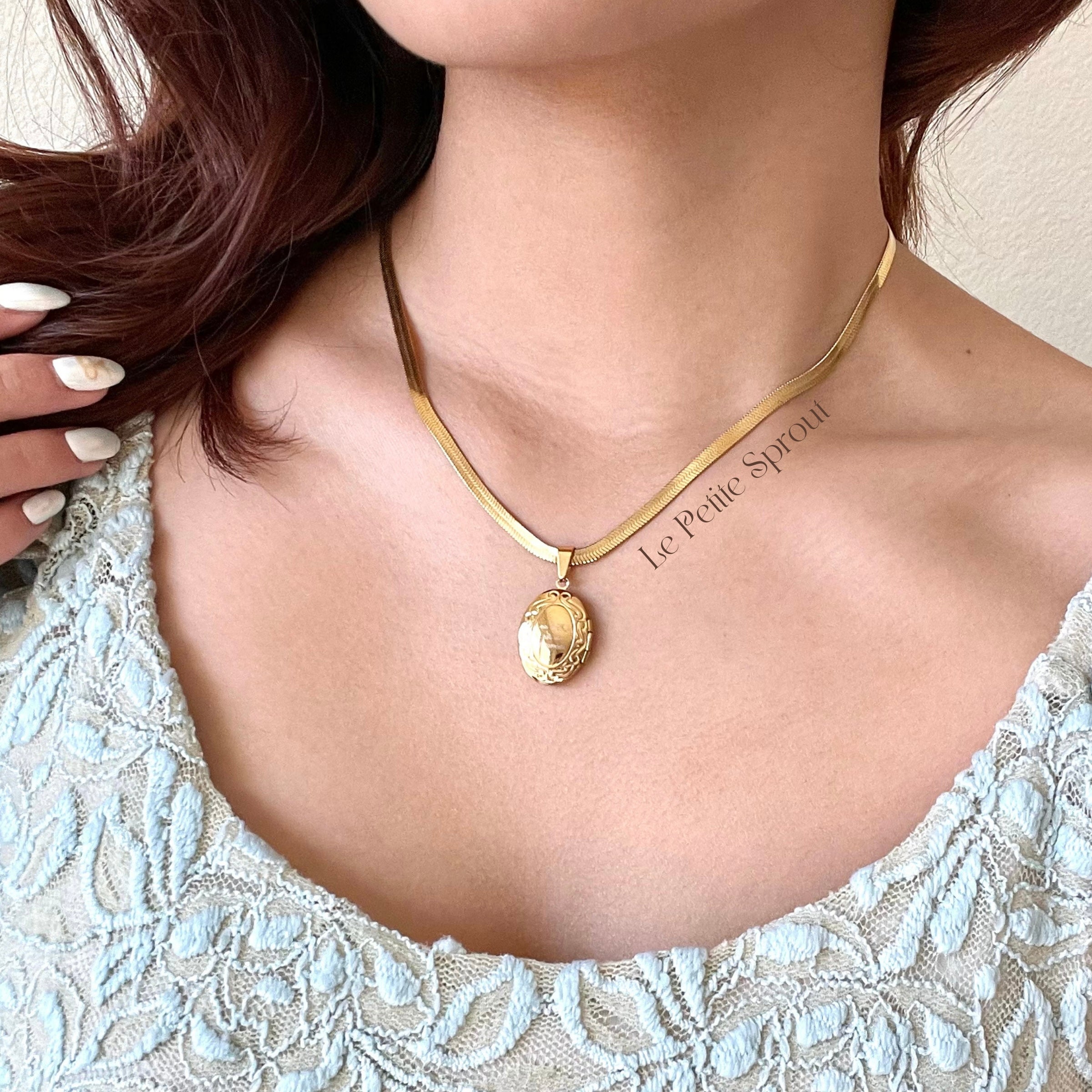 Hold on to Memories Locket Necklace