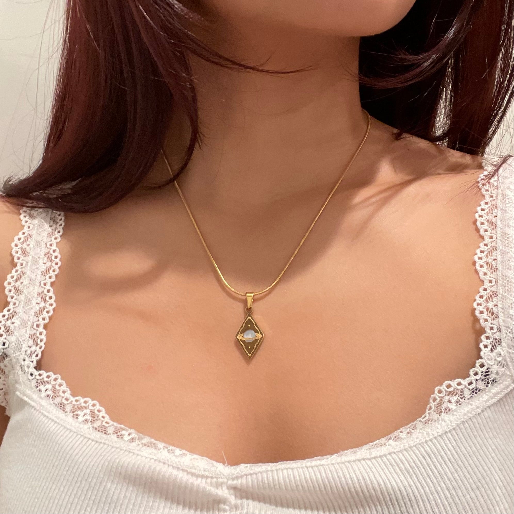Dione Double-Sided Light Shell Necklace