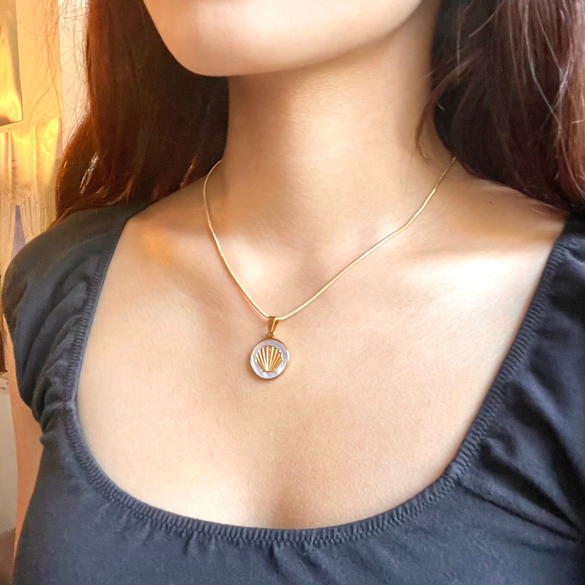 Beach Lover Forever Double-Sided Light Shell Necklace