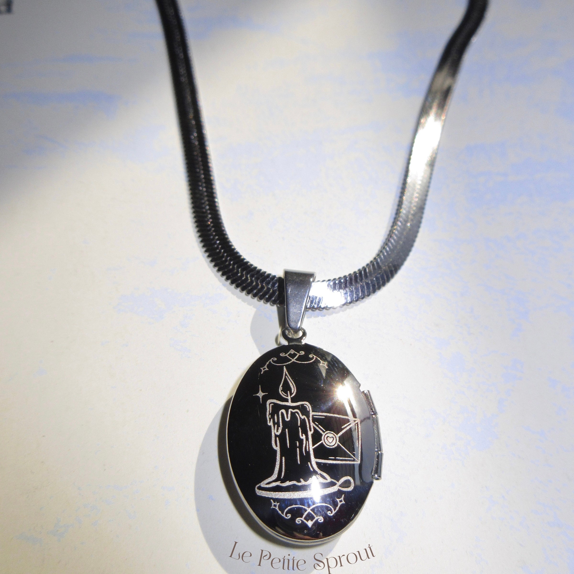 Hold on to Memories Locket Necklace