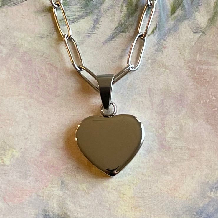 Simple Heart Necklace (color may vary)