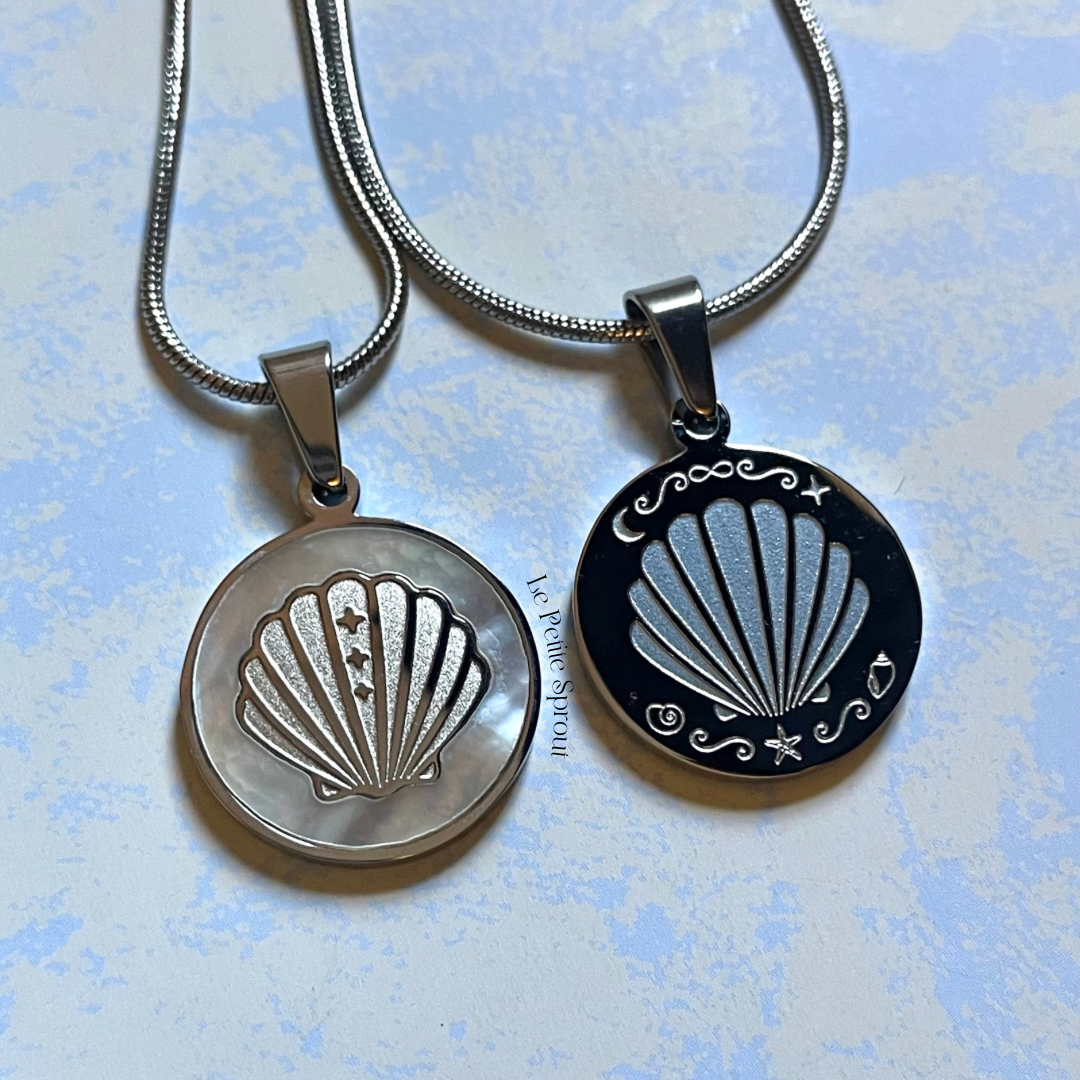 Beach Lover Forever Double-Sided Light Shell Necklace