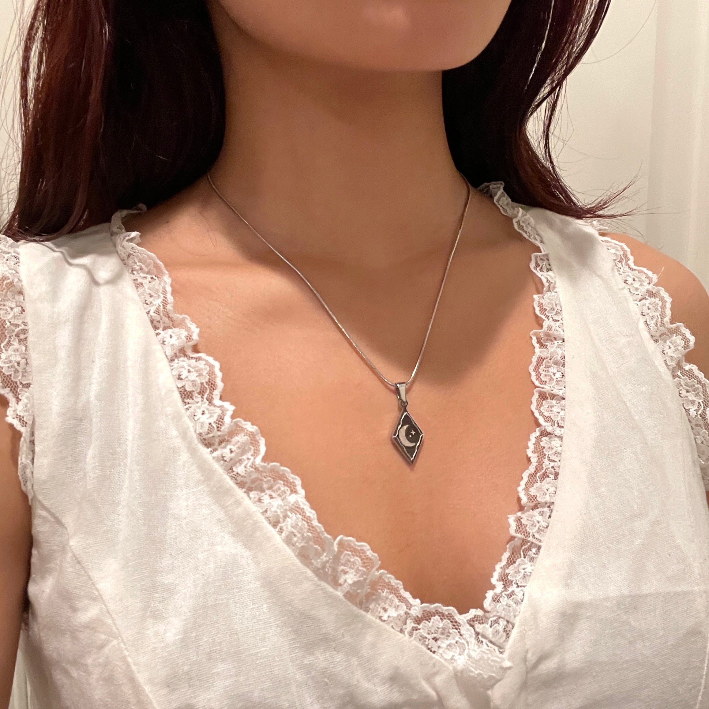 Dione Double-Sided Light Shell Necklace